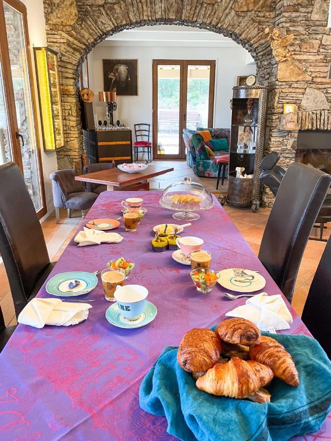 Oms Mas La Marchette B&B 외부 사진